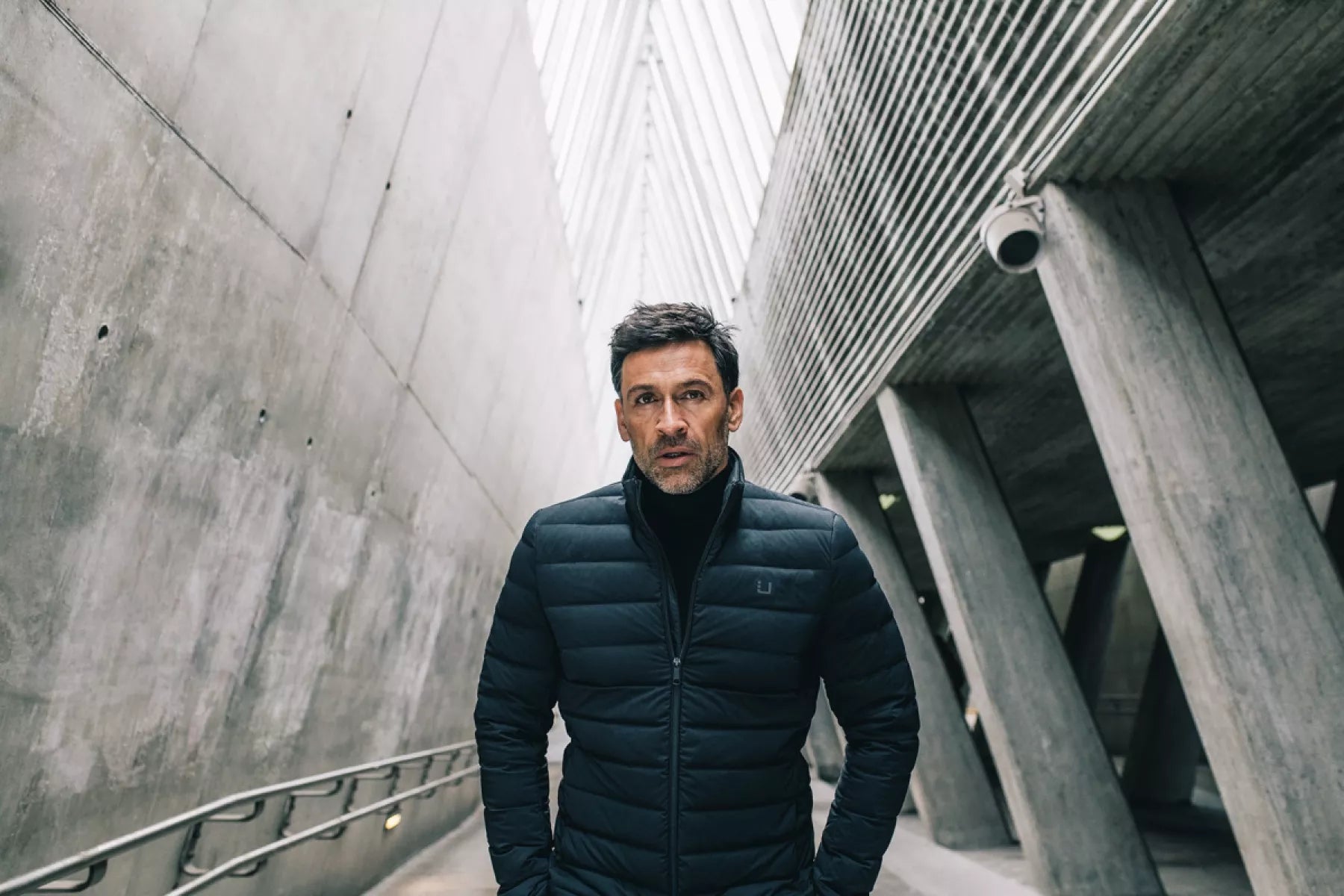 UBR UBR SONIC JACKET - Zwart
