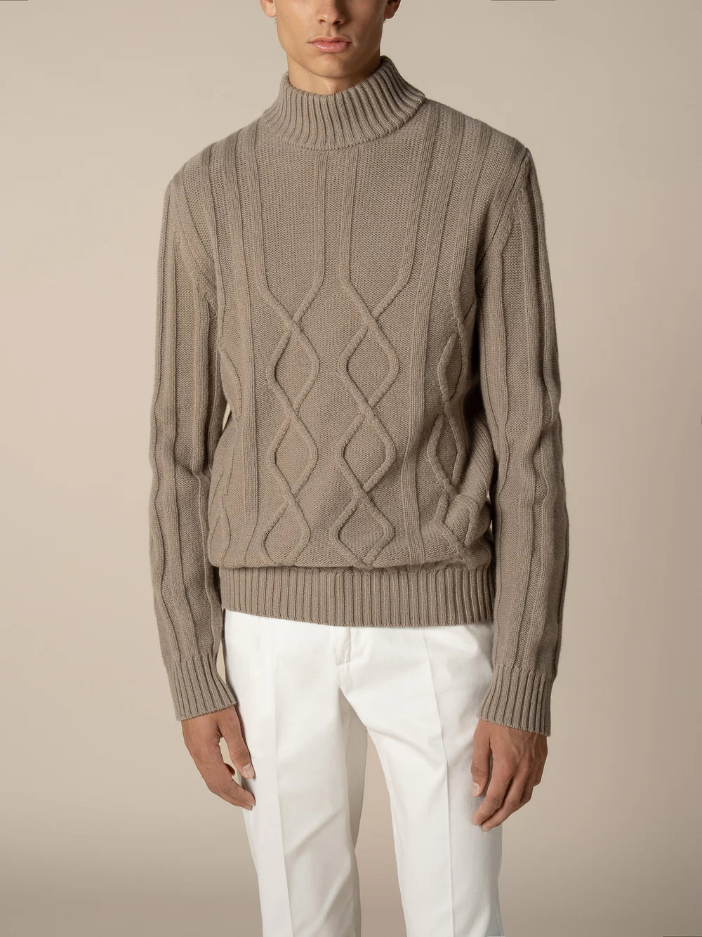 Aurelien Trui Turtle Neck - Beige
