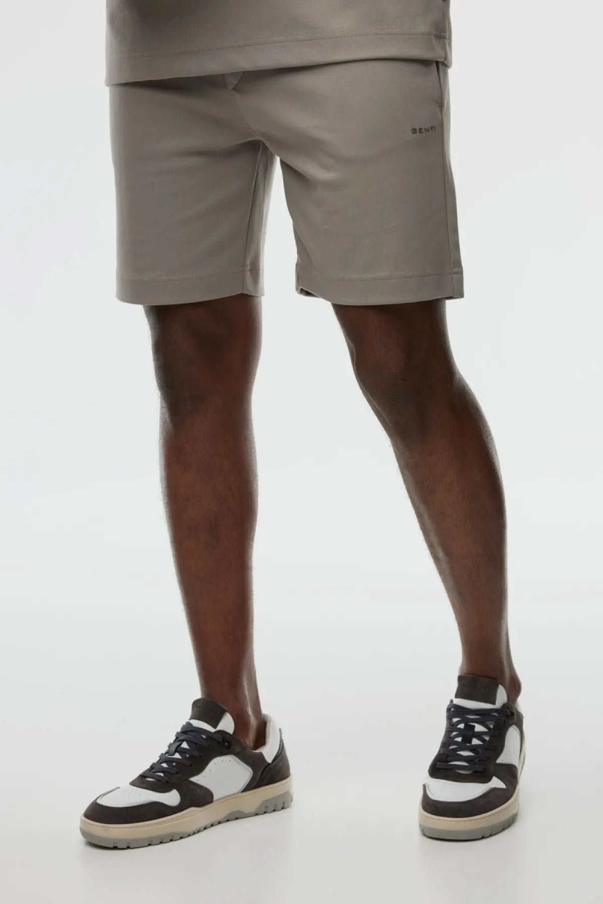 Genti Short - Bruin